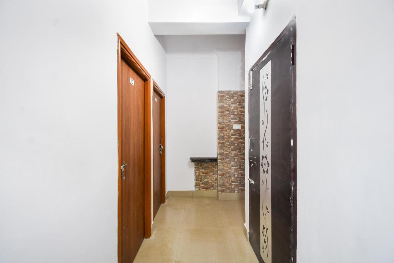 Oyo Flagship Mishika Homes Калькутта Экстерьер фото